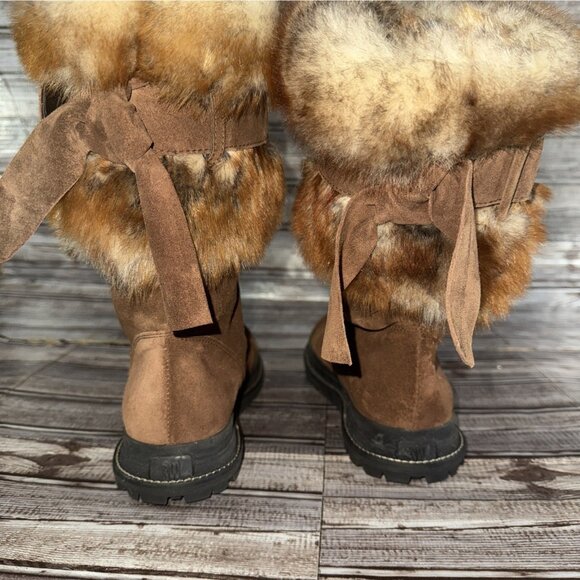 Stuart Weitzman Slip On Cap Toe Fox Fur Trim Suede Boots Size 7 Color Brown NEW - Picture 3 of 8